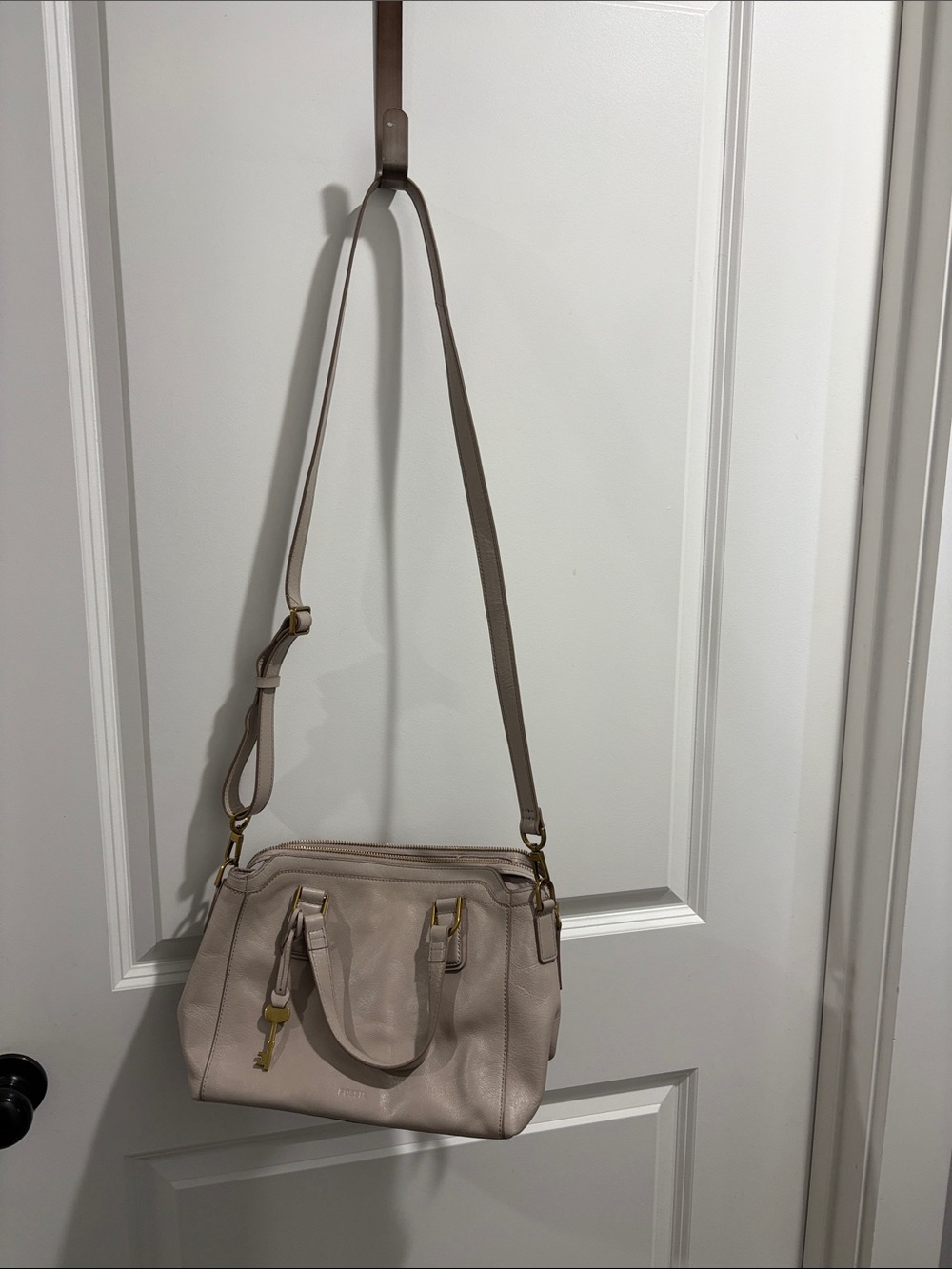 Women's Leather Satchel Shoulder Bag in Light Taupe Fossil